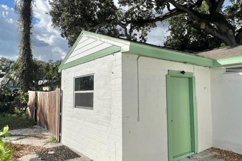 Commercial property in Saint Petersburg, Florida 190.64 sq.m. № 2377990 - photo 12