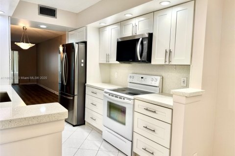 Condominio en alquiler en Coconut Creek, Florida, 2 dormitorios, 107.49 m2 № 1891726 - foto 4