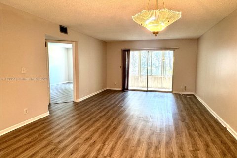 Condominio en alquiler en Coconut Creek, Florida, 2 dormitorios, 107.49 m2 № 1891726 - foto 8