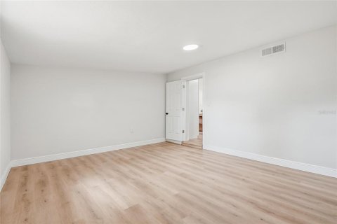 Villa ou maison à vendre à Tampa, Floride: 3 chambres, 93.37 m2 № 2396816 - photo 17
