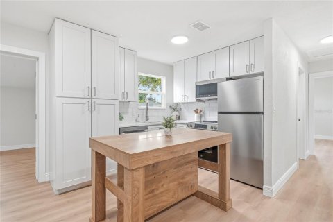 Villa ou maison à vendre à Tampa, Floride: 3 chambres, 93.37 m2 № 2396816 - photo 6