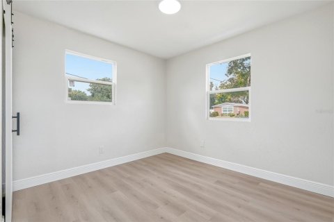 Villa ou maison à vendre à Tampa, Floride: 3 chambres, 93.37 m2 № 2396816 - photo 23