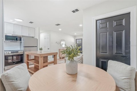Villa ou maison à vendre à Tampa, Floride: 3 chambres, 93.37 m2 № 2396816 - photo 15