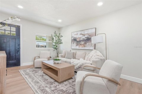 Villa ou maison à vendre à Tampa, Floride: 3 chambres, 93.37 m2 № 2396816 - photo 4