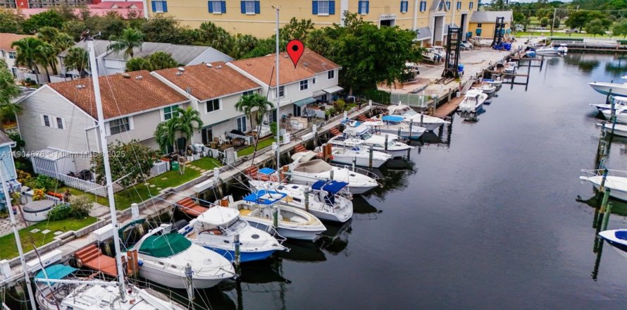 Таунхаус в Помпано-Бич, Флорида 2 спальни, 93.65м2 № 1955141