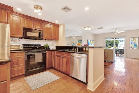 Купить таунхаус в Помпано-Бич, Флорида 2 спальни, 93.65м2, № 1955141 - фото 6