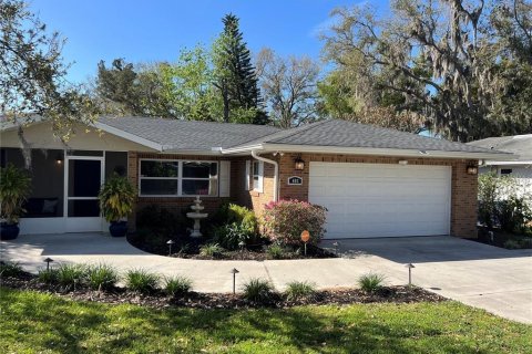 Villa ou maison à louer à Minneola, Floride: 3 chambres, 115.76 m2 № 2412755 - photo 3