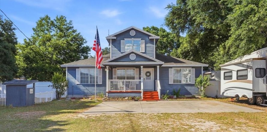 House in Polk City, Florida 4 bedrooms, 211.63 sq.m. № 2119377
