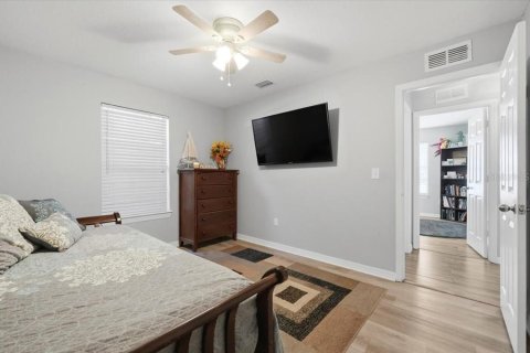 House in Polk City, Florida 4 bedrooms, 211.63 sq.m. № 2119377 - photo 26