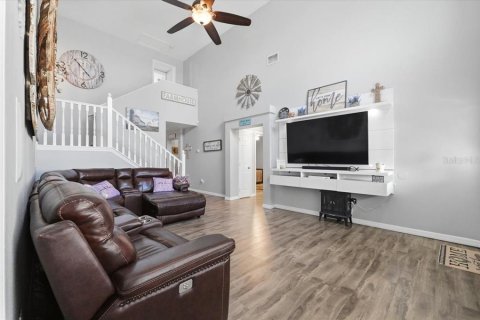 House in Polk City, Florida 4 bedrooms, 211.63 sq.m. № 2119377 - photo 8