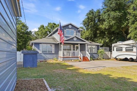 House in Polk City, Florida 4 bedrooms, 211.63 sq.m. № 2119377 - photo 2