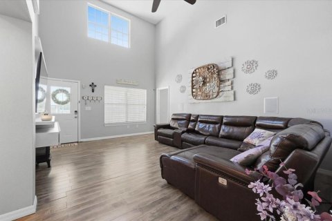 House in Polk City, Florida 4 bedrooms, 211.63 sq.m. № 2119377 - photo 6