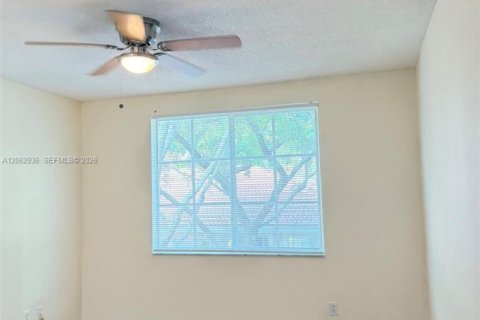 Condominio en venta en Tamarac, Florida, 2 dormitorios, 91.14 m2 № 2261034 - foto 9