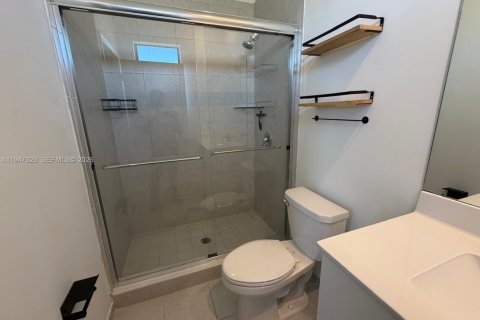 Townhouse in Miami, Florida 3 bedrooms, 137.96 sq.m. № 2003754 - photo 17