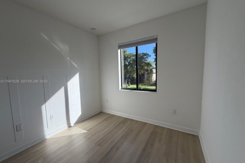 Townhouse in Miami, Florida 3 bedrooms, 137.96 sq.m. № 2003754 - photo 21