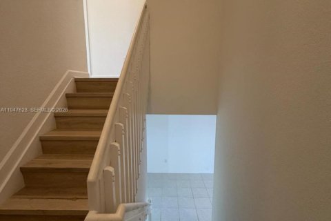 Townhouse in Miami, Florida 3 bedrooms, 137.96 sq.m. № 2003754 - photo 12