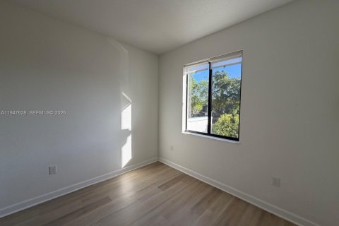 Townhouse in Miami, Florida 3 bedrooms, 137.96 sq.m. № 2003754 - photo 26