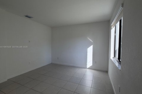 Townhouse in Miami, Florida 3 bedrooms, 137.96 sq.m. № 2003754 - photo 7
