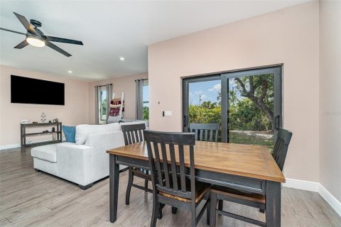 House in LaBelle, Florida 3 bedrooms, 142.14 sq.m. № 1745358 - photo 9