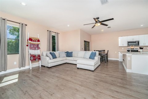 House in LaBelle, Florida 3 bedrooms, 142.14 sq.m. № 1745358 - photo 6
