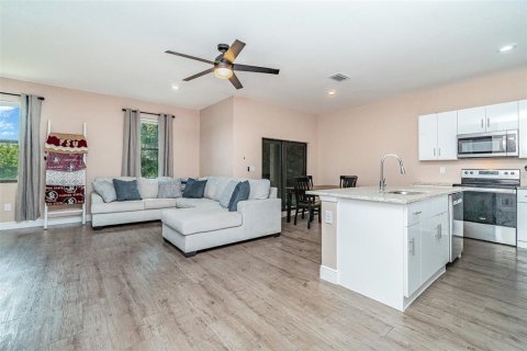 House in LaBelle, Florida 3 bedrooms, 142.14 sq.m. № 1745358 - photo 7
