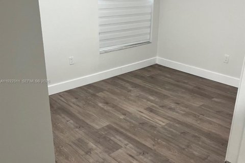 Copropriété à louer à Miami, Floride: 2 chambres, 85.56 m2 № 1976682 - photo 19