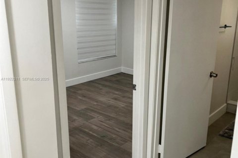 Copropriété à louer à Miami, Floride: 2 chambres, 85.56 m2 № 1976682 - photo 18