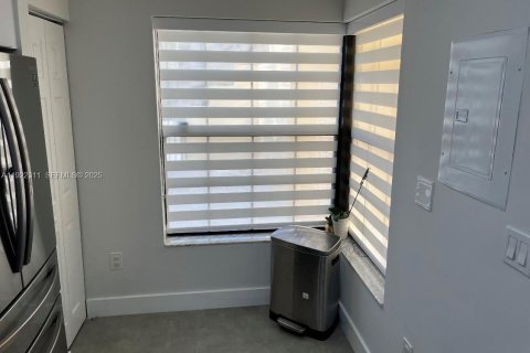 Copropriété à louer à Miami, Floride: 2 chambres, 85.56 m2 № 1976682 - photo 8