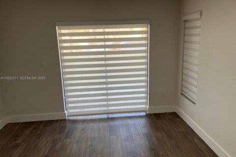 Copropriété à louer à Miami, Floride: 2 chambres, 85.56 m2 № 1976682 - photo 26