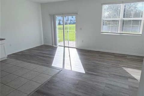 Touwnhouse à louer à Davenport, Floride: 3 chambres, 137.5 m2 № 2407133 - photo 5