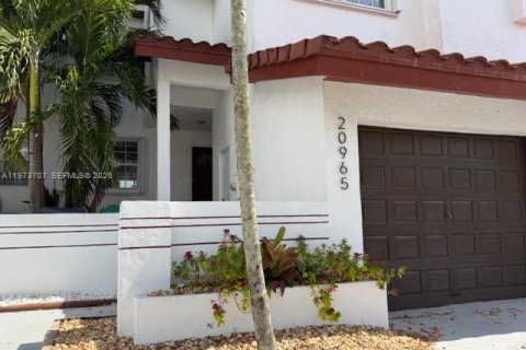 Touwnhouse à louer à Cutler Bay, Floride: 2 chambres, 106.28 m2 № 2033665 - photo 2