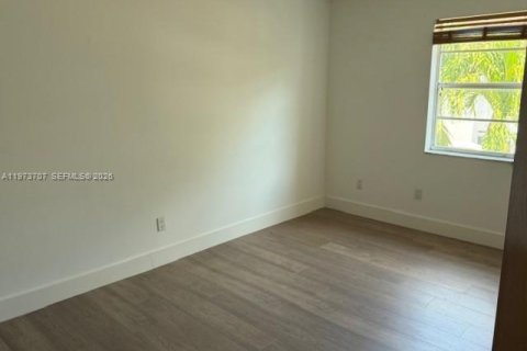 Touwnhouse à louer à Cutler Bay, Floride: 2 chambres, 106.28 m2 № 2033665 - photo 12