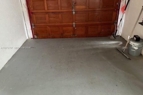 Touwnhouse à louer à Cutler Bay, Floride: 2 chambres, 106.28 m2 № 2033665 - photo 14