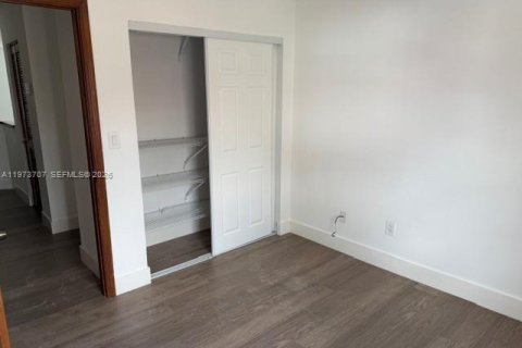 Touwnhouse à louer à Cutler Bay, Floride: 2 chambres, 106.28 m2 № 2033665 - photo 13