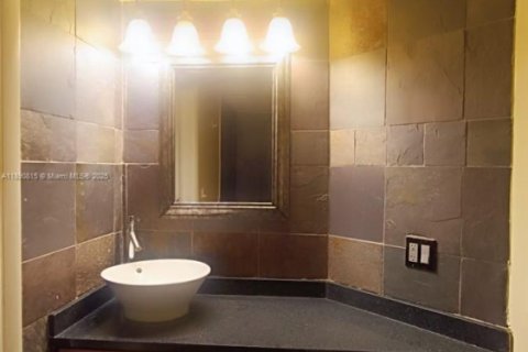 Condo in Oakland Park, Florida, 1 bedroom  № 2035637 - photo 10