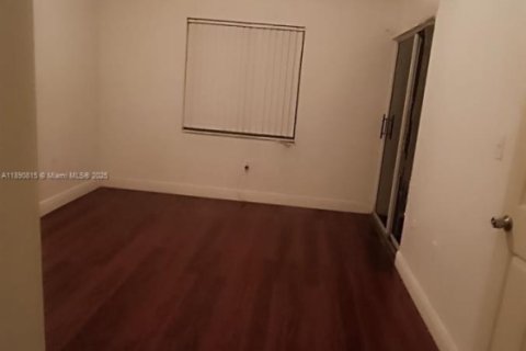 Condo in Oakland Park, Florida, 1 bedroom  № 2035637 - photo 5