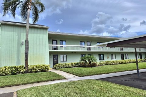 Condominio en venta en Oldsmar, Florida, 2 dormitorios, 101.64 m2 № 2196519 - foto 2