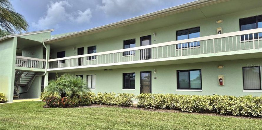 Condominio en Oldsmar, Florida, 2 dormitorios  № 2196519