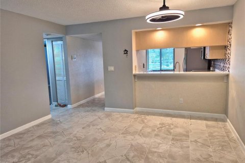Condominio en venta en Oldsmar, Florida, 2 dormitorios, 101.64 m2 № 2196519 - foto 13