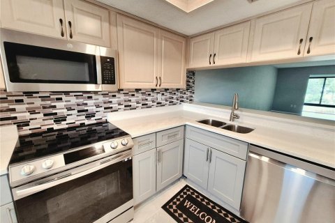 Condominio en venta en Oldsmar, Florida, 2 dormitorios, 101.64 m2 № 2196519 - foto 10