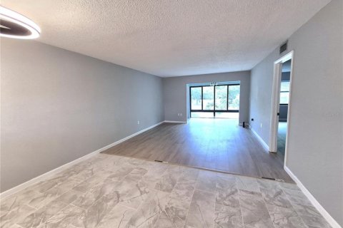 Condominio en venta en Oldsmar, Florida, 2 dormitorios, 101.64 m2 № 2196519 - foto 15