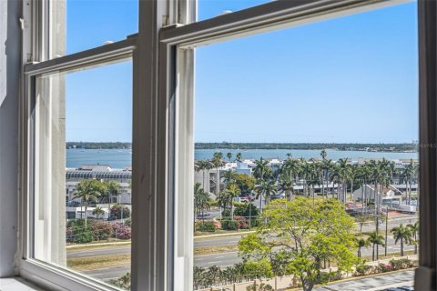 Condominio en venta en Saint Petersburg, Florida, 2 dormitorios, 109.16 m2 № 2099380 - foto 26