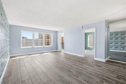 Condominio en venta en Saint Petersburg, Florida, 2 dormitorios, 109.16 m2 № 2099380 - foto 12