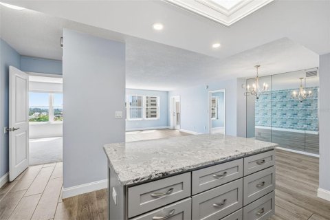 Condominio en venta en Saint Petersburg, Florida, 2 dormitorios, 109.16 m2 № 2099380 - foto 5