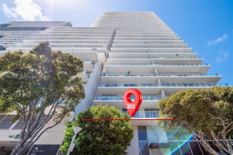 Кондоминиум с 2 спальнями в Майами, Флорида № 2048935