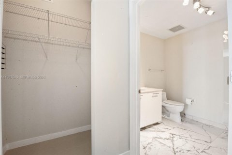 Купить кондоминиум в Майами, Флорида 2 спальни, 101.08м2, № 2048935 - фото 27