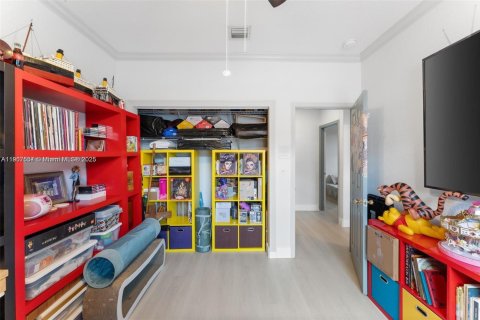 House in Miramar, Florida 6 bedrooms, 411.74 sq.m. № 1963516 - photo 26