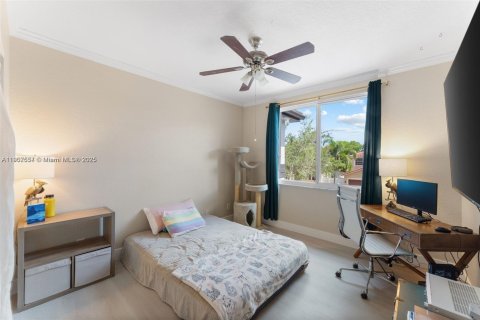 House in Miramar, Florida 6 bedrooms, 411.74 sq.m. № 1963516 - photo 28