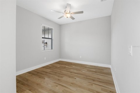 Casa en venta en Brooksville, Florida, 4 dormitorios, 235.23 m2 № 1772897 - foto 8