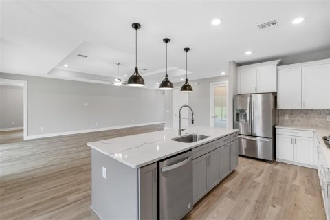 Casa en venta en Brooksville, Florida, 4 dormitorios, 235.23 m2 № 1772897 - foto 4